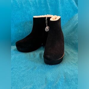 FITFLOP NWT Pilar Suede Ankle Boots Size 9 Black